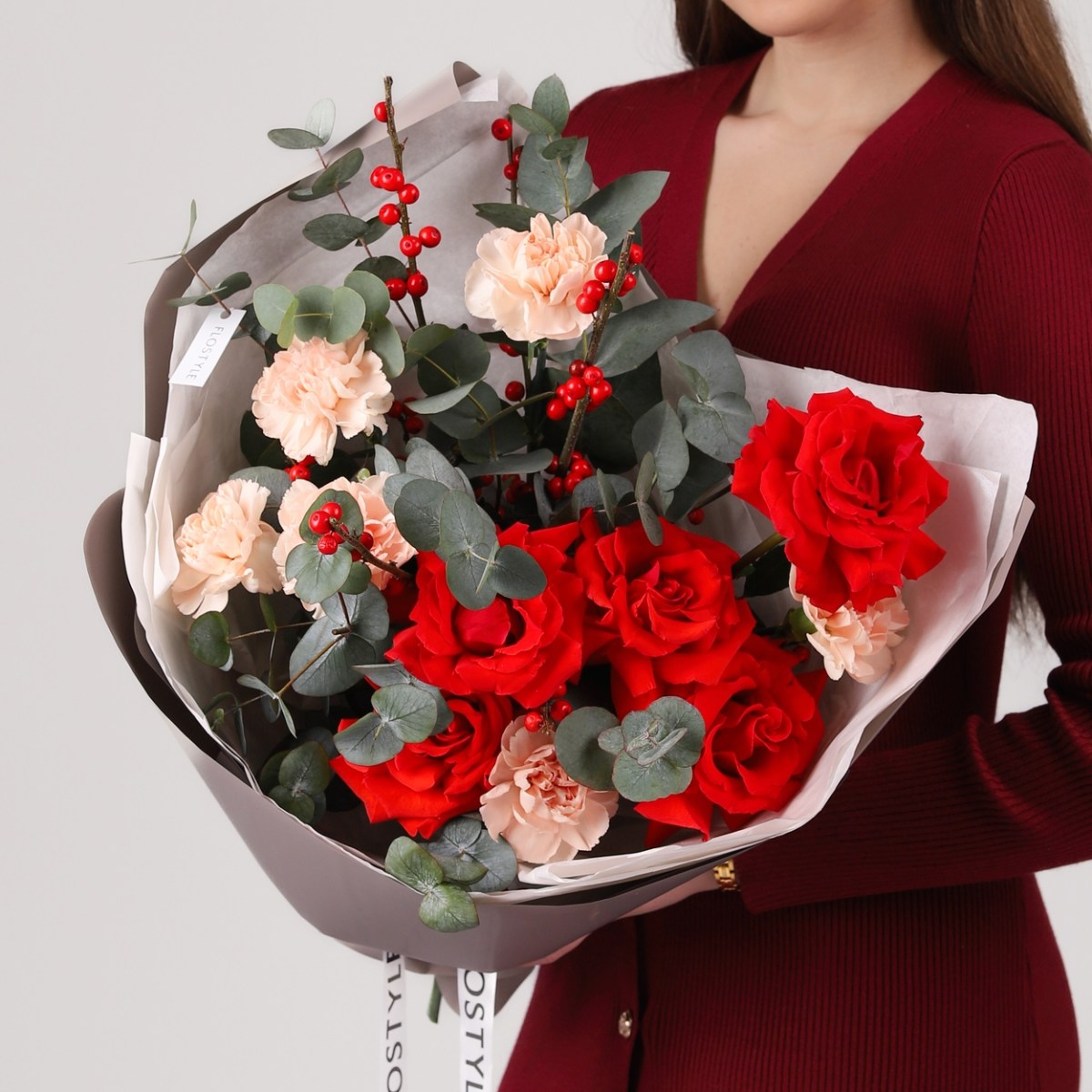 avtorskij buket s francuzskoj rozoj i diantusom 3